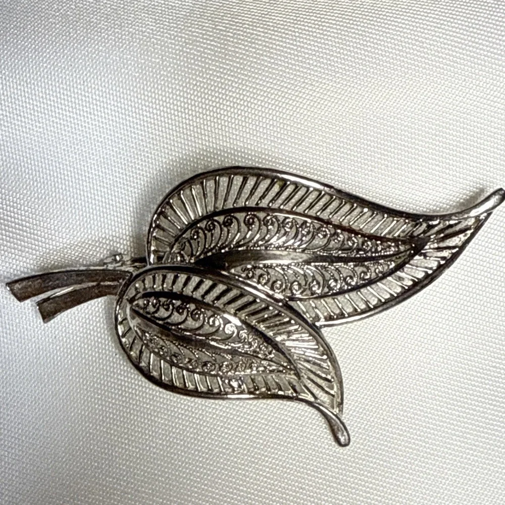 Willi Nonnenmann Sterling Silver dbl leaf design filigree brooch Germany #12514
